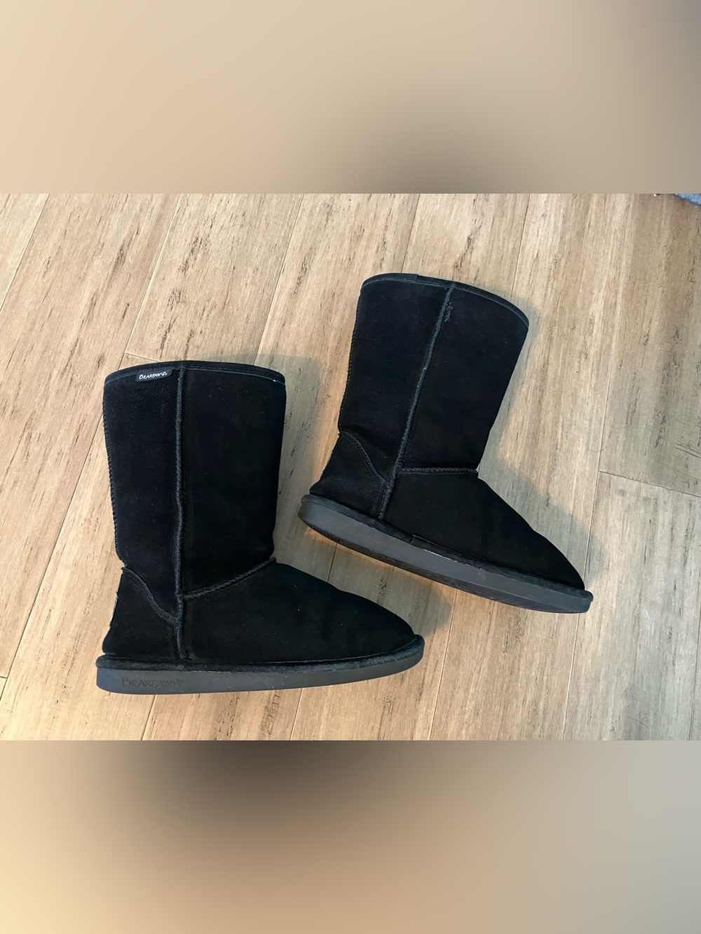 Bearpaw women black suede upper, wool blendlining leather footbed calfboots. 9